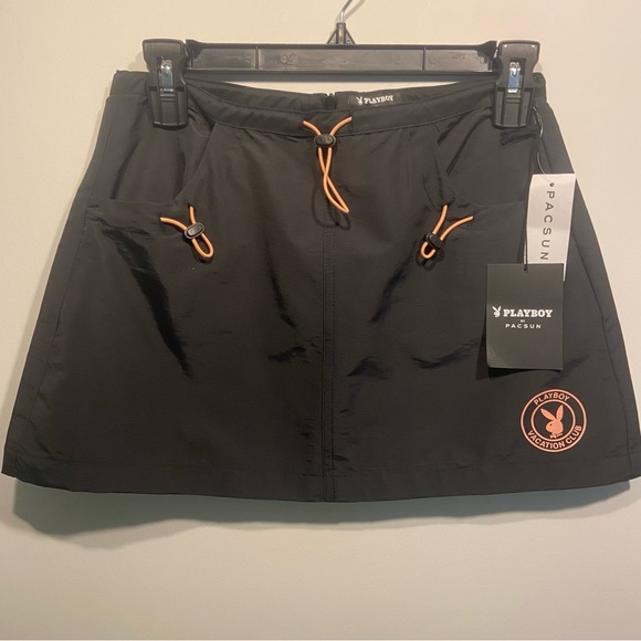 Playboy by Pacsun
Nylon beach mini skirt
Orig.$30.00 - Picture 6 of 6